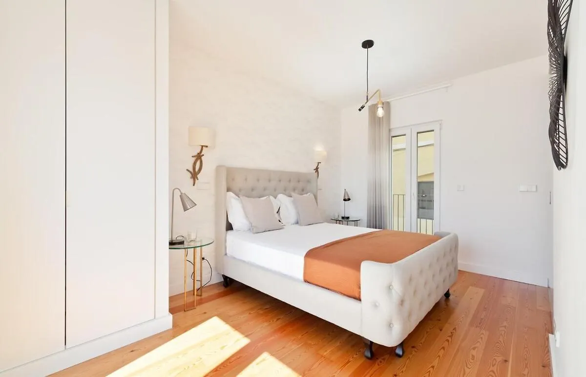 Inn Bright 2 Bedroom Apartment With Parking In Lisbon