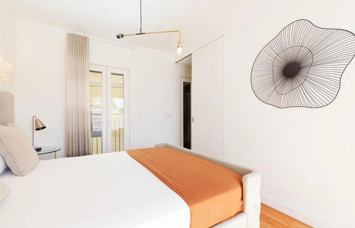 Inn Bright 2 Bedroom Apartment With Parking In Lisbon Portugal