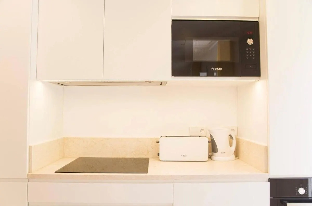 Inn Bright 2 Bedroom Apartment With Parking In Lisbon