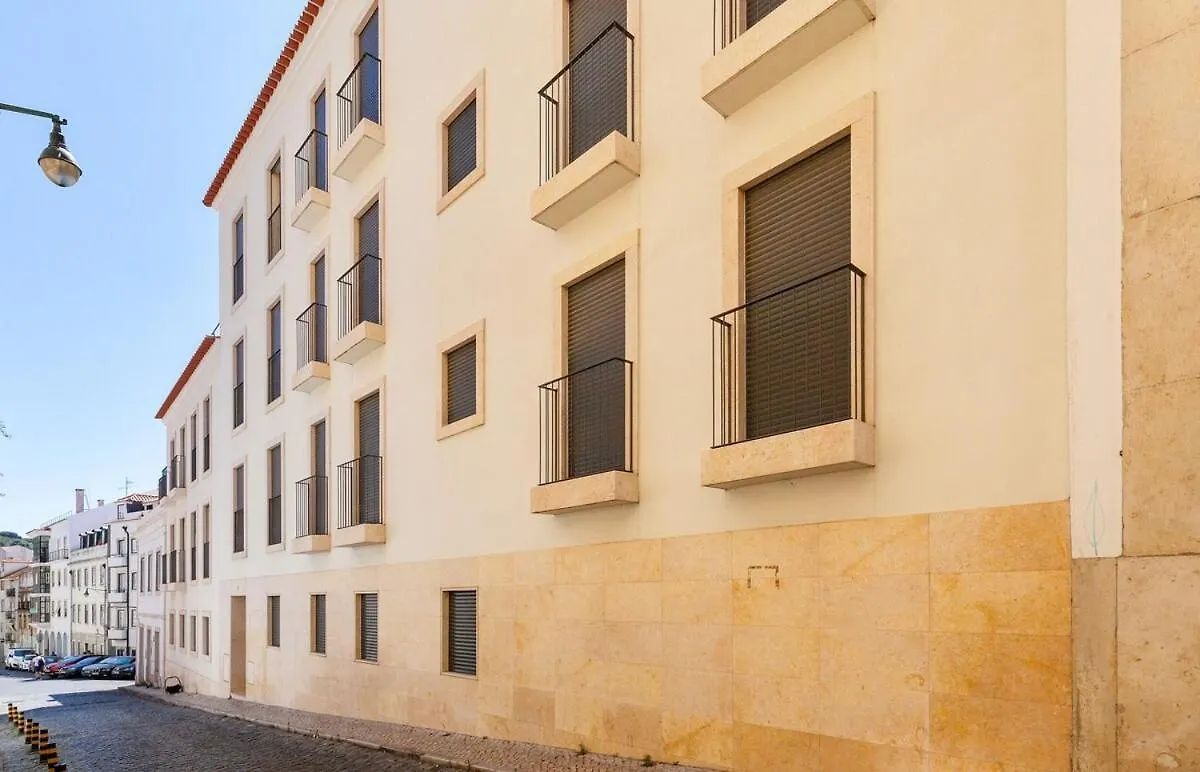 Bright 2 Bedroom Apartment With Parking In Lisbon