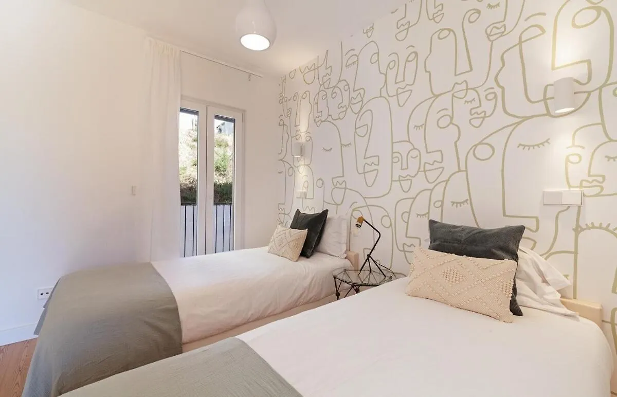 Bright 2 Bedroom Apartment With Parking In Lisbon 0*,  Portugal