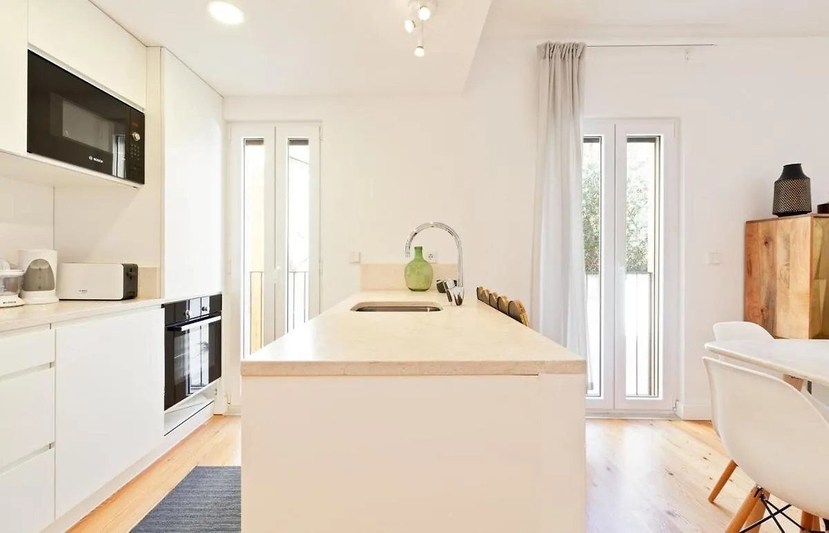 Bright 2 Bedroom Apartment With Parking In Lisbon 0*,  Portugal