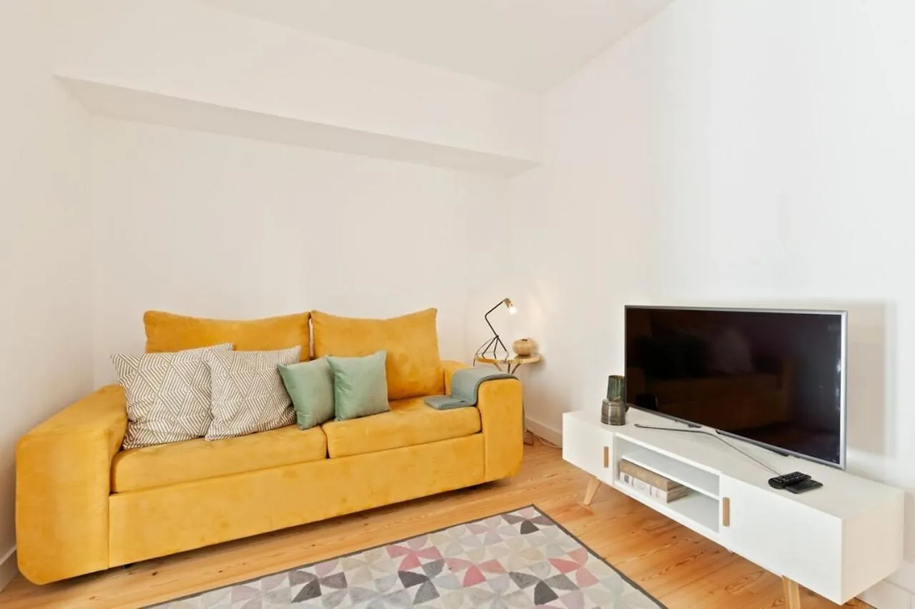 Bright 2 Bedroom Apartment With Parking In Lissabon Herberg